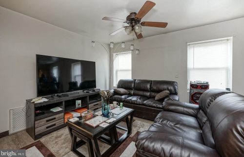 1542 15 St, Philadelphia PA 19146-4806 exterior