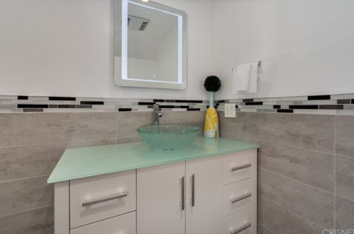 1652 Gladys Dr, Glendale CA  91206-1616 exterior