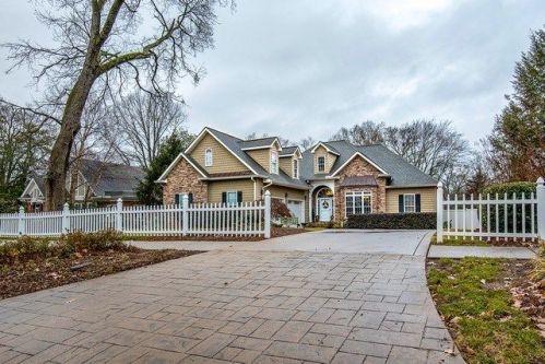 804 Thornton Pl, Dalton, GA 30720-5228
