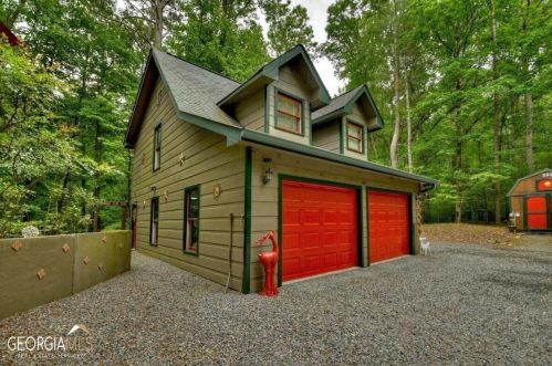 44 Hamlet Ct, Ellijay, GA 30540-8802