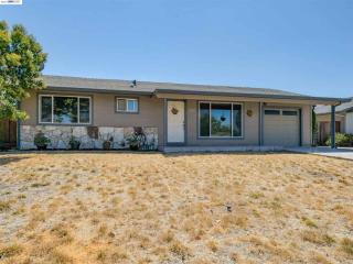 1027 Marigold Rd, Livermore, CA 94551-1353