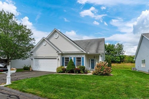 28 Grand Blvd, Ellington, CT 06029-3895