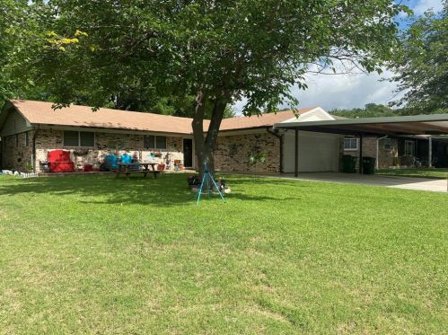 805 Park Dr, Mineral Wells, TX 76067-4168
