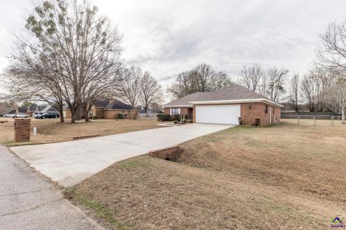 119 Jubilee Cir, Bonaire GA  31005-4018 exterior