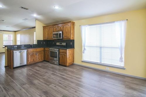 2124 Charmion Ln, Fort Worth TX  76131-1607 exterior
