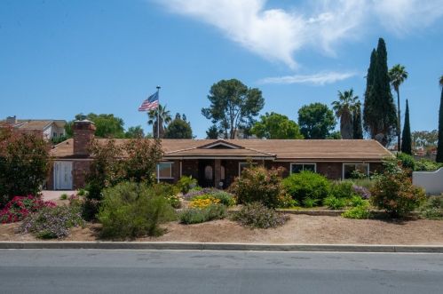 16273 Rancho Escondido Dr, Riverside, CA 92506-5814