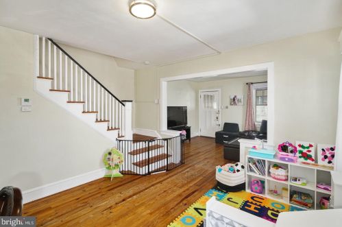 131 Colonial Ave, Haddonfield NJ 08033-1503 exterior