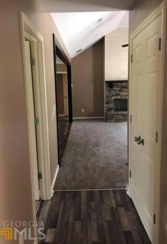20 Oak Leaf Ct, Porterdale, GA 30014-4862