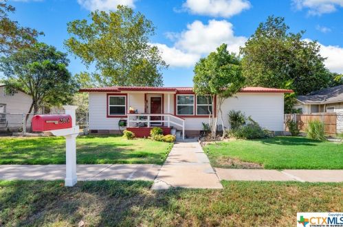 205 Mesquite Ave, Stairtown, TX 78648-2238