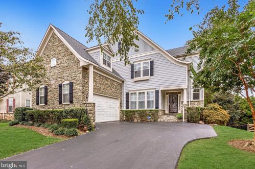 9310 Falling Water Dr, Bristow, VA 20136-6140