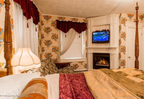 109 Sylvania Ave, Avon, NJ 07717-1338
