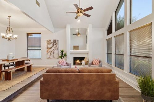 4204 Clf Dr, Carrollton TX 75010-4031 exterior