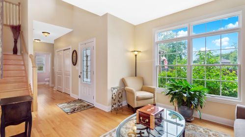 155 Ellis St, Bensenville, IL 60106-2046