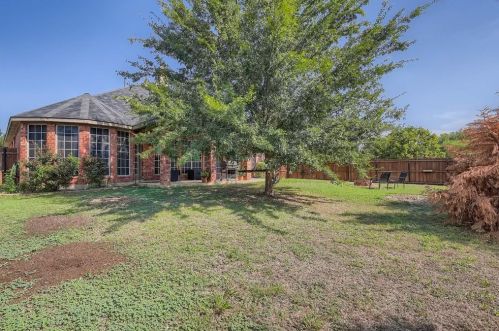 8301 Ash Riv Ct, Fort Worth TX  76137-5715 exterior