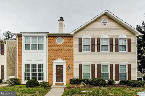 7804 Harrowgate Cir, Springfield, VA 22152-3807