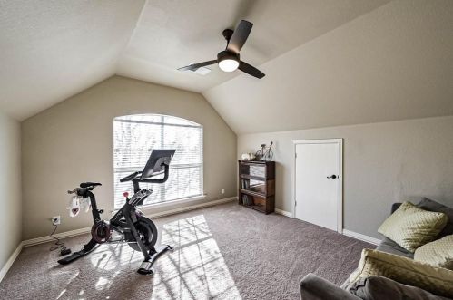 10512 Stonehill Dr, Fort Worth TX  76126-4547 exterior