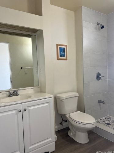 1555 Pohaku St, Honolulu HI  96817-2852 exterior