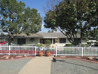 9239 Inverness Rd, Santee, CA 92071-2262