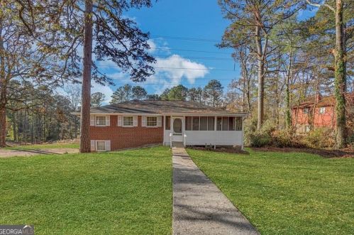 3903 Rockey Valley Dr, Conley, GA 30288-1408