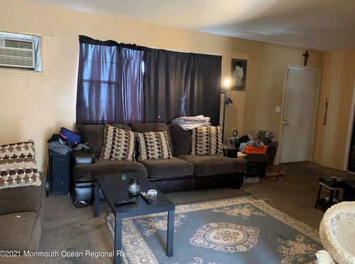 11 Primrose Ln, Jackson Twp, NJ 08527-5046