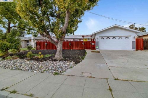 930 Sunset Dr, Livermore, CA 94551-1826