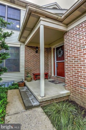 1843 Spring Ridge Ln, Lancaster PA  17603-6794 exterior