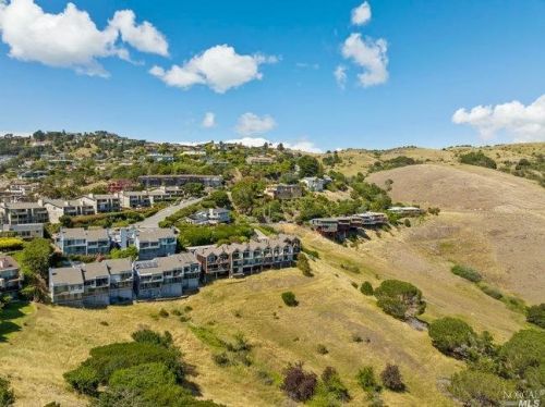 1410 Vistazo St, Tiburon, CA 94920-1737