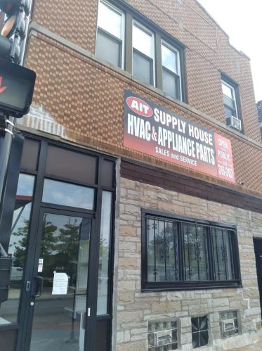 1401 47th St, Chicago, IL 60609-3233