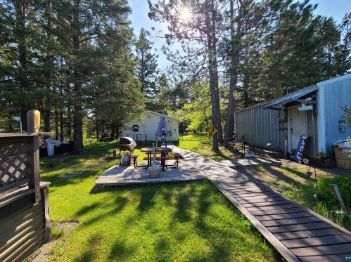 52 Thomson Rd, Esko, MN 55733-9639