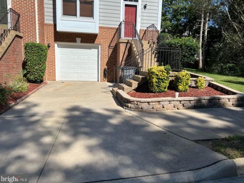 7700 Hickory Glen Way, Springfield VA  22153-3408 exterior