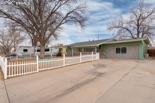 2028 Ridgewood Ln, Pueblo, CO 81005-2523