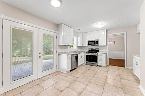 125 Parkside Dr, Stockbridge GA  exterior