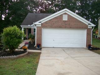 303 Poplar Dr, Greer SC  29651-4015 exterior