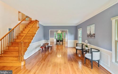 1033 Northwoods Trl, Mc Lean VA  22102-1320 exterior