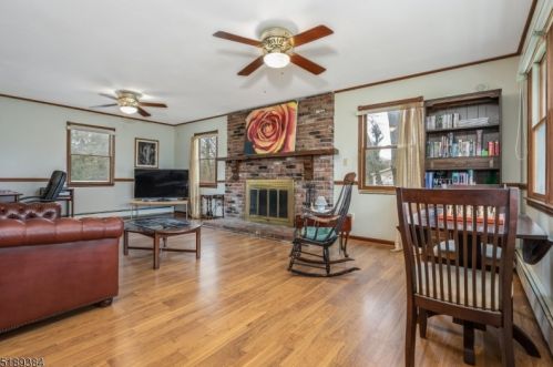 69 Oakdale Rd, Chester, NJ 07930-2212