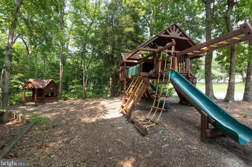 255 Lower Magothy Beach Rd, Severna Park MD  21146-2118 exterior