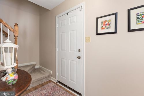 6505 Royal Oaks Dr, Fredericksburg, VA 22407-6351