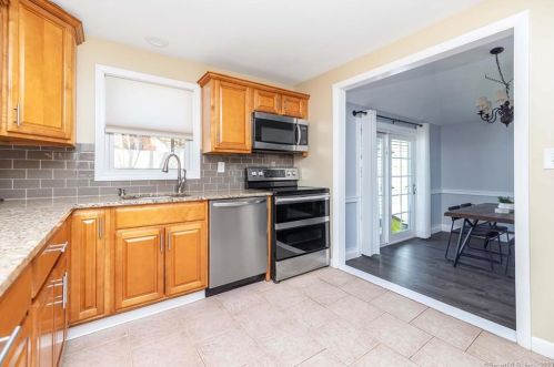 16 Charter Rd, Ellington CT  06029-4224 exterior