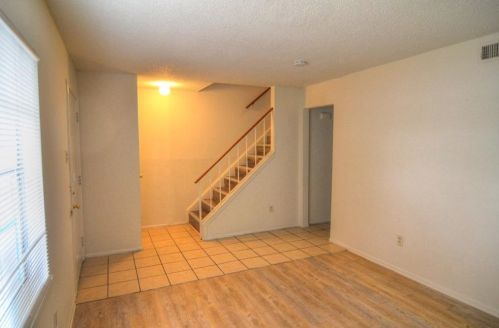 616-B Moore St, Garland TX  75040-8361 exterior