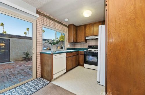 2858 Tropicana Dr, Riverside CA  92504-4206 exterior