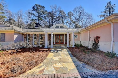 9965 Huntcliff Trce, Atlanta, GA 30350-2717