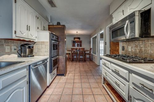 110 Chieftain Dr, Waxahachie, TX 75165-1504