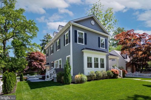 232 Elm Ave, Tavistock, NJ 08033-2536