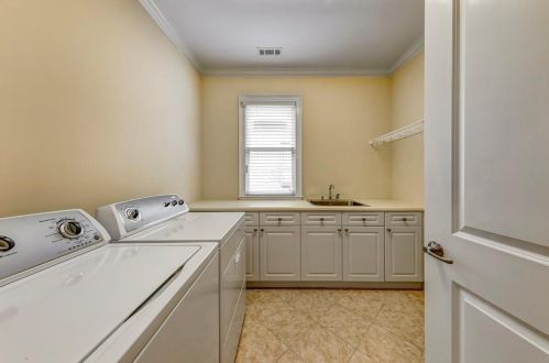 1750 High Trl, Atlanta GA  30339-5617 exterior