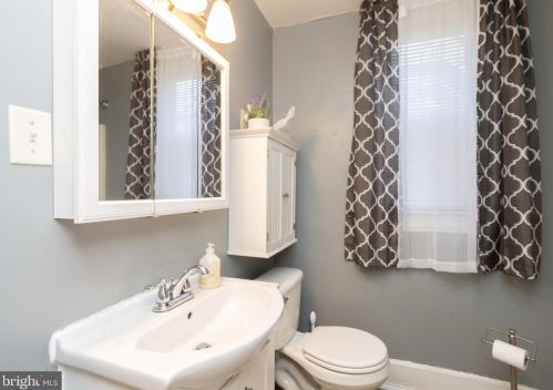 45 Hartman St, York PA  17403-1201 exterior