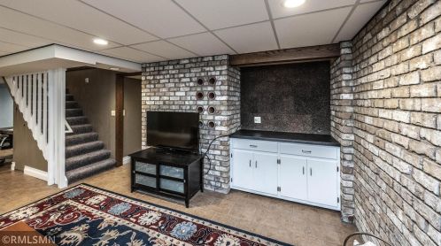 2437 Hillside Rd, Saint Paul MN  55110-5535 exterior