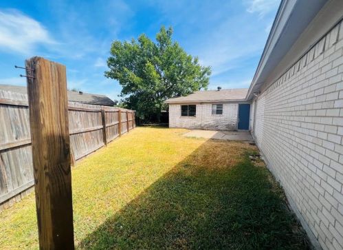 1622 Morrison Dr, Garland TX 75040-5925 exterior