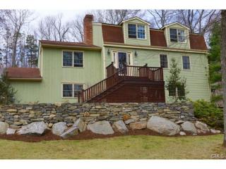 5 Kimberly Dr, Upper Stepney, CT 06468-1231
