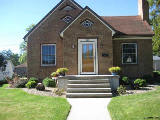 515 2nd Ave, Petersburg, IA 52040-1904