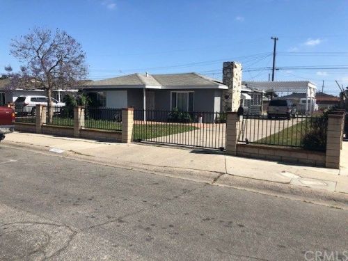 7882 Santa Barbara Ave, Stanton, CA 90680-3519